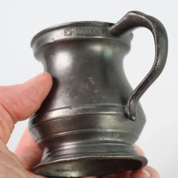 Antique English Pewter Gill Measure • Engraved Makepeace - Picture 3 of 11